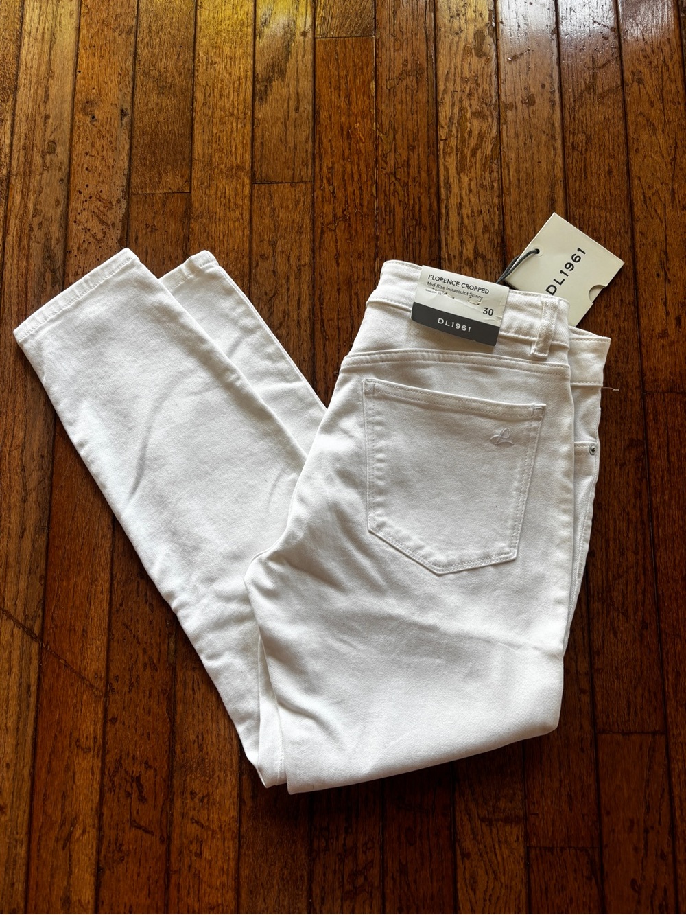 NWT Womens DL 1961 white jeans size 30